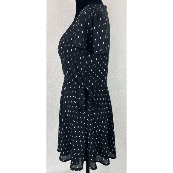 ABERCROMBIE & FITCH • Black/White Polka Dot Print Faux Wrap V-Neck Mini Dress - Picture 6 of 16